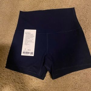 Lululemon true navy align short HR 4” SIZE 6